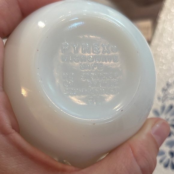 Pyrex Vintage Milk Glass teacup - Picture 2 of 3